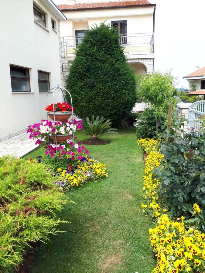 Andela Apartment Pula Exterior foto